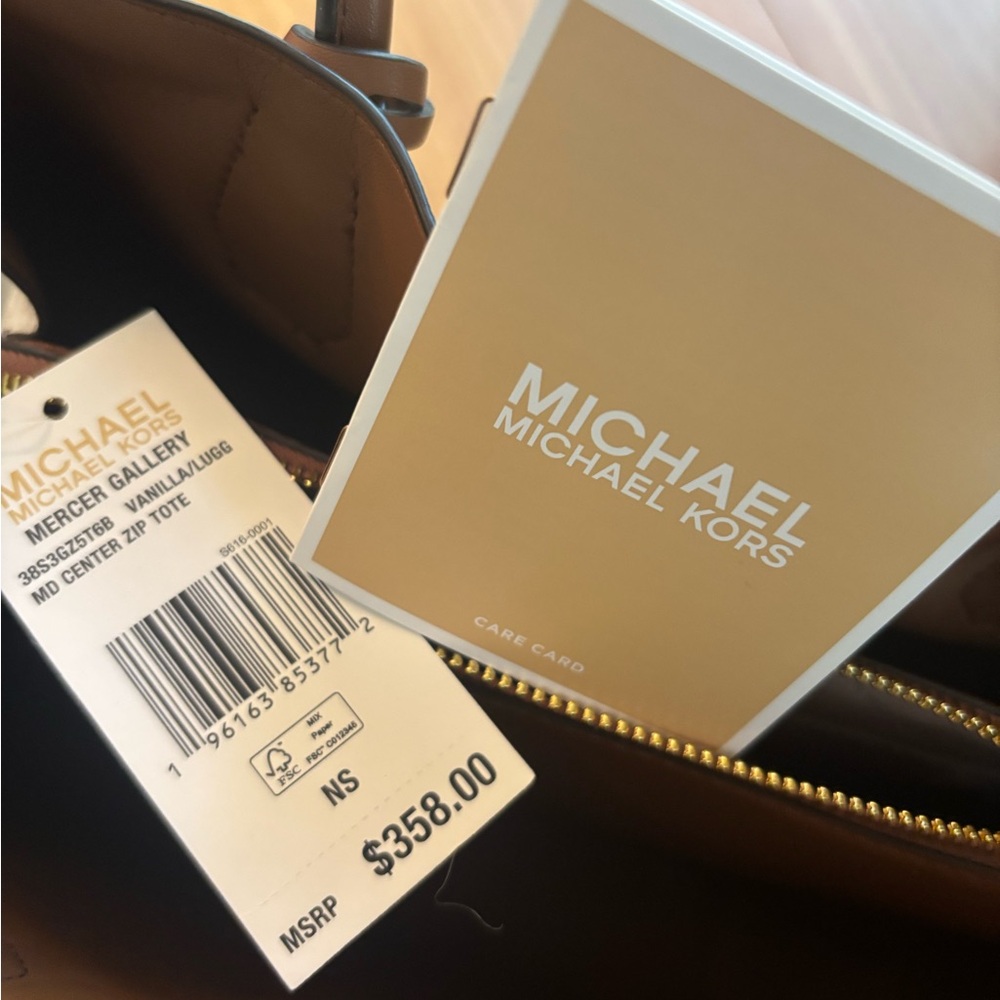 NWT Michael Kors Cream and Brown Logo Tote With Crossbody Strap - Picture 8 of 8
